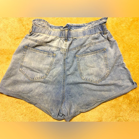 Ladies denim paper bag shorts - Picture 5 of 8